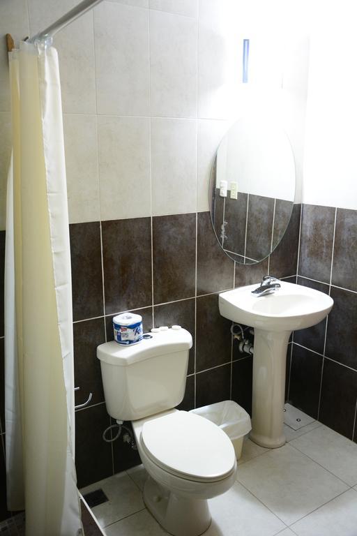 Hotel Sherwood Tela Quarto foto