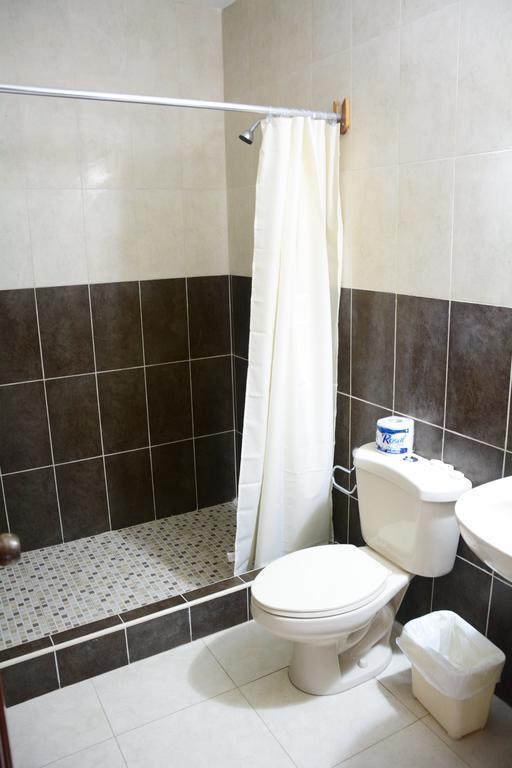 Hotel Sherwood Tela Quarto foto