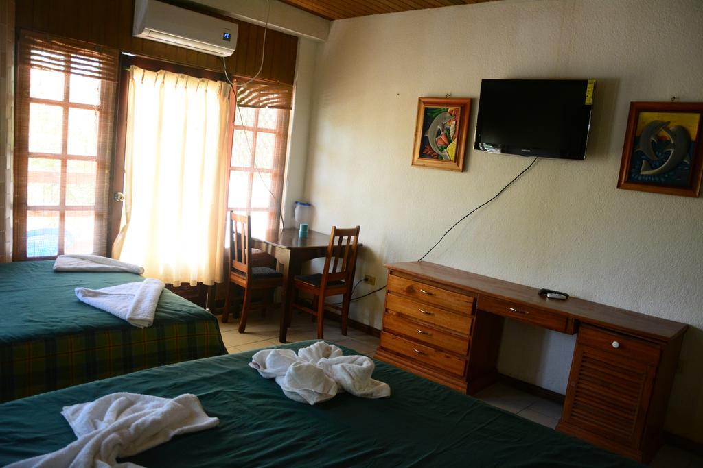 Hotel Sherwood Tela Quarto foto